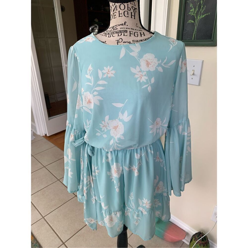 NWT Flying Tomato Floral Romper